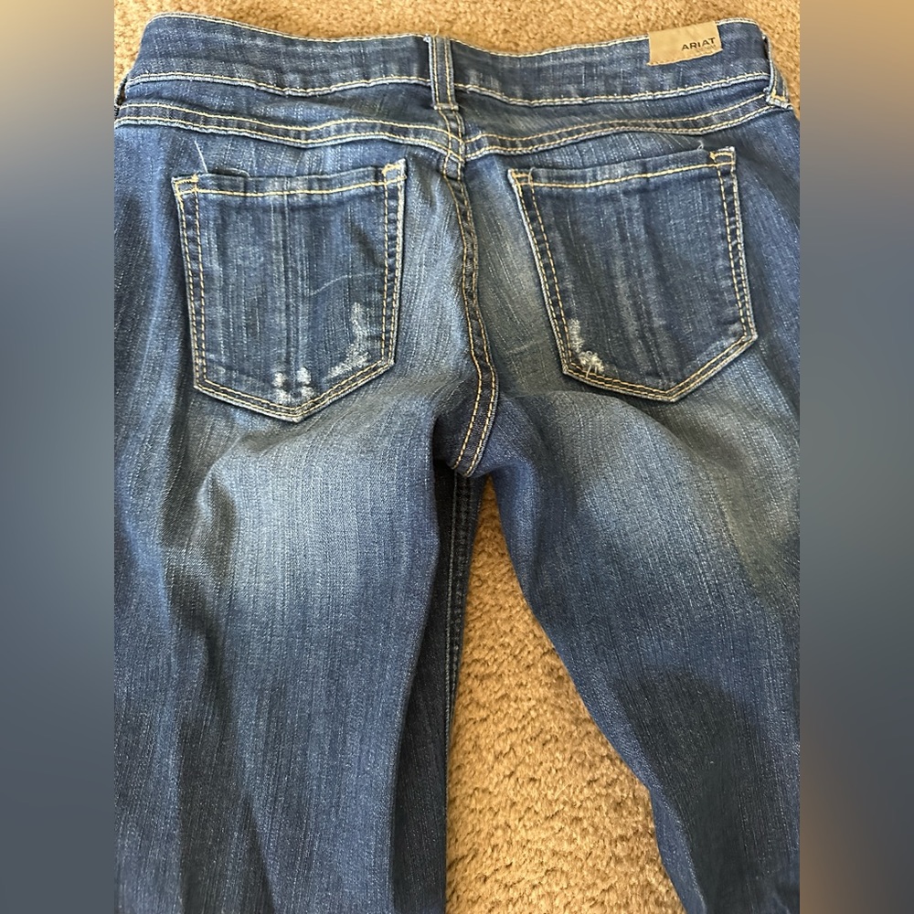 ARIAT FLARED JEANS ‼️NEVER WORN‼️